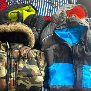 4 Boy Puffer Jackets 5/6